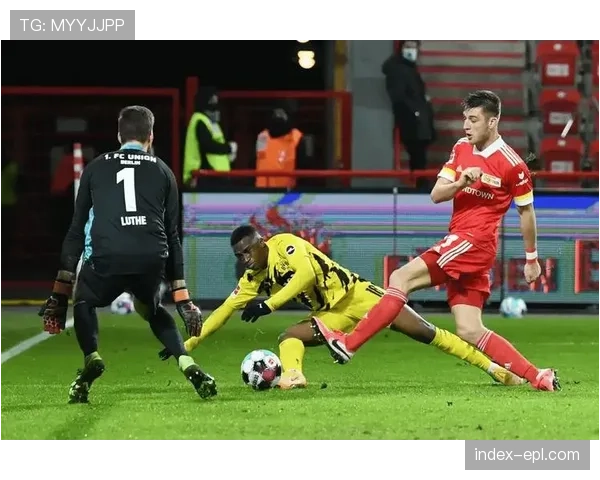 奥格斯堡防守反击见效 客场取分保级形势稍缓